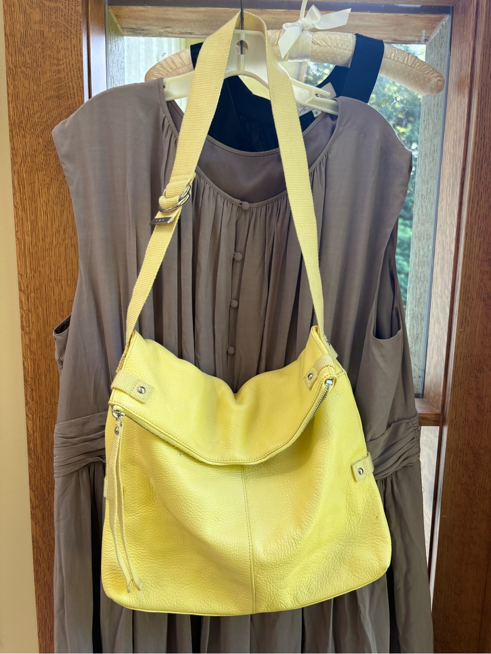 Gap Lemon 🍋 Yellow Purse Tote Shoulder Bag Hobo Fold Over 100% Leather Cloth Str
